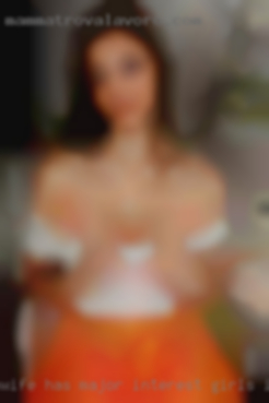 Wife has major interest girls in f/f play near Alpena.